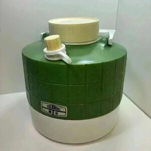 Vintage 70s green Thermos 1 gallon picnic jug, made in the  USA